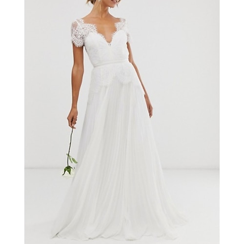 

A-Line Wedding Dresses V Neck Sweep / Brush Train Lace Tulle Short Sleeve Beach with Pleats 2022