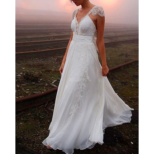 

A-Line Wedding Dresses V Neck Court Train Chiffon Sleeveless Beach with Pleats 2022