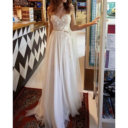 

Sheath / Column Wedding Dresses V Neck Court Train Lace Tulle Sleeveless Beach with 2022