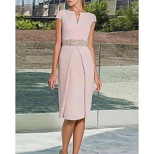 

Sheath / Column Mother of the Bride Dress Plus Size Jewel Neck Knee Length Polyester Short Sleeve with Sash / Ribbon 2022