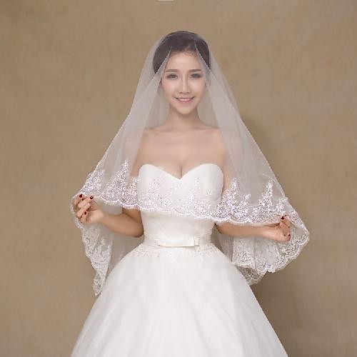 

One-tier Cute Wedding Veil Elbow Veils with Appliques 59.06 in (150cm) Tulle