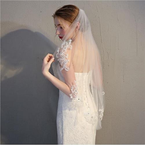 

One-tier Love Wedding Veil Fingertip Veils with Appliques 59.06 in (150cm) Lace