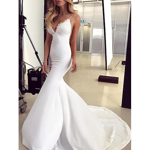 

Mermaid / Trumpet Wedding Dresses V Neck Spaghetti Strap Sweep / Brush Train Lace Stretch Fabric Sleeveless Romantic Sexy with Appliques 2022