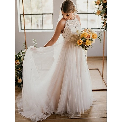 

Sheath / Column Wedding Dresses Halter Neck Court Train Lace Tulle Sleeveless Romantic Beach Sexy with Pleats Appliques 2022