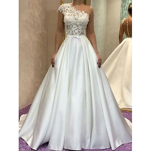 

Princess Ball Gown Wedding Dresses One Shoulder Court Train Lace Satin Short Sleeve Formal Romantic with Bow(s) Pleats Appliques 2022
