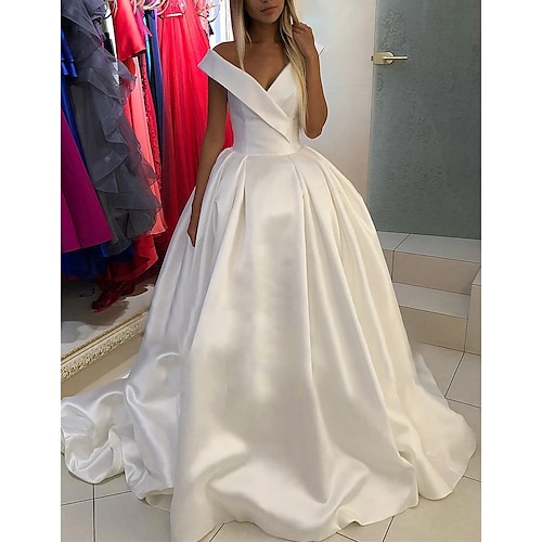 

Princess Ball Gown Wedding Dresses V Neck Court Train Satin Sleeveless Formal Simple with Pleats 2022
