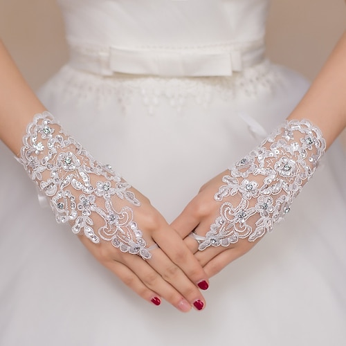 

Lace Wrist Length Glove Cute With Floral / Crystals / Rhinestones Wedding / Party Glove