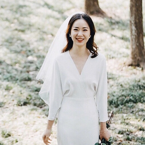 

2021 new simple retro light wedding dress temperament v-neck satin travel outdoor slim slimming dress female summer