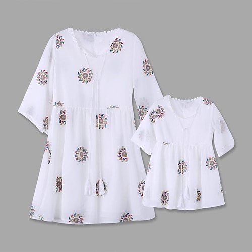 

Mor og mig Kjoler Grafisk Broderi Hvid Matchende outfits