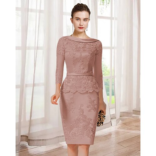 

Sheath / Column Mother of the Bride Dress Elegant Jewel Neck Knee Length Lace Charmeuse 3/4 Length Sleeve with Appliques 2022