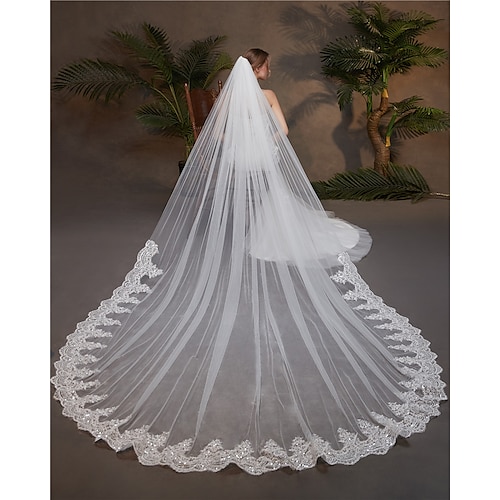 

One-tier Lace Applique Edge / Lace Wedding Veil Cathedral Veils with Embroidery / Appliques / Paillette 137.8 in (350cm) Tulle