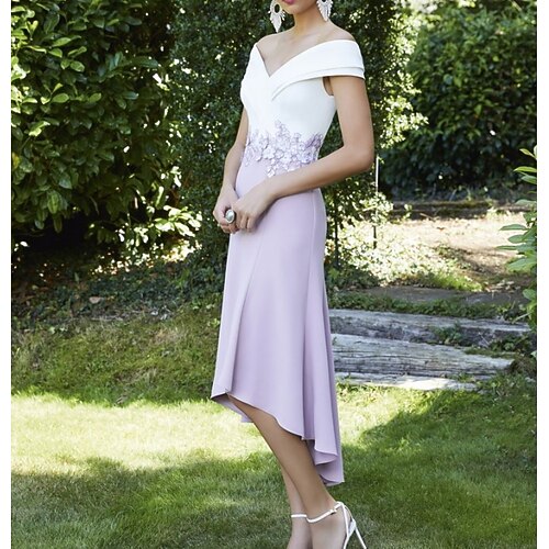 

A-Line Mother of the Bride Dress Elegant V Neck Asymmetrical Knee Length Italy Satin Short Sleeve with Appliques 2022