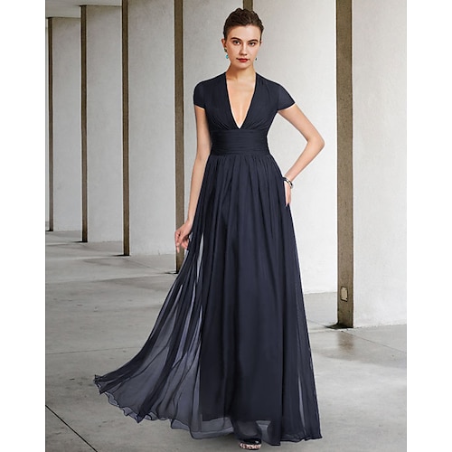 

A-Line Mother of the Bride Dress Elegant V Neck Floor Length Chiffon Short Sleeve with Pleats 2022