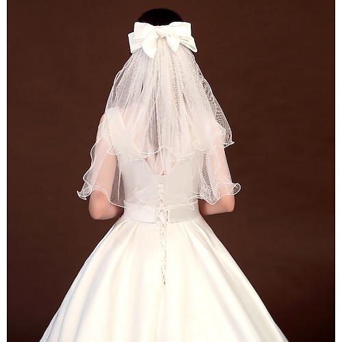 

Three-tier Classic & Timeless / Sweet Wedding Veil Shoulder Veils with Satin Bow / Solid Tulle