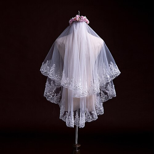 

Two-tier Classic Style Wedding Veil Elbow Veils with Embroidery / Appliques 31.5 in (80cm) Lace