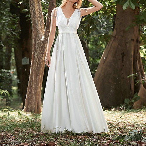 

A-Line Wedding Dresses V Neck Floor Length Satin Sleeveless Country Simple with Tassel 2022