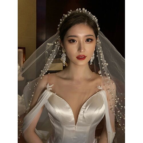 

One-tier Cute / Sweet Wedding Veil Fingertip Veils with Beading Tulle