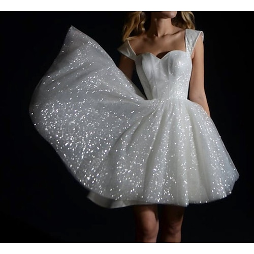 

Bridal Shower Glitrende Små Hvite Kjoler Bryllupskjoler Kort / mini A-linje Ermeløs V-hals Tyll Med Paljett Ensfarget 2023 Brudekjoler