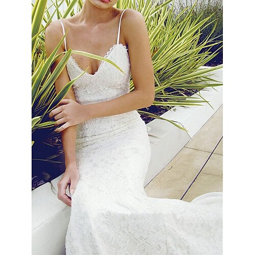 

Mermaid / Trumpet Wedding Dresses V Neck Spaghetti Strap Sweep / Brush Train Lace Sleeveless Sexy with Appliques 2022