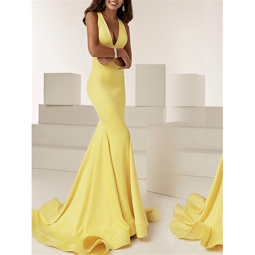 

Mermaid / Trumpet Bridesmaid Dress V Neck Sleeveless Beautiful Back Court Train Charmeuse with Criss Cross 2022