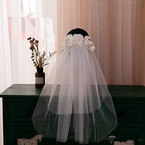 

Two-tier Flower Style / Cute Wedding Veil Fingertip Veils with Faux Pearl / Appliques Tulle