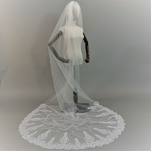 

One-tier Party / Evening / Lace Applique Edge Wedding Veil Cathedral Veils with Appliques / Paillette 78.74 in (200cm) Organza