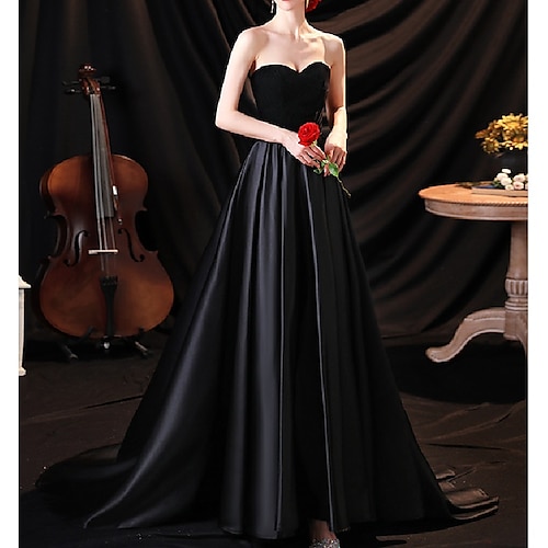 

A-Line Wedding Dresses Sweetheart Neckline Court Train Satin Velvet Sleeveless Formal Simple with Pleats 2022