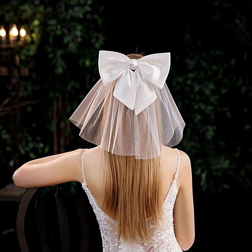 

One-tier Vintage / Cute Wedding Veil Shoulder Veils with Satin Bow Tulle