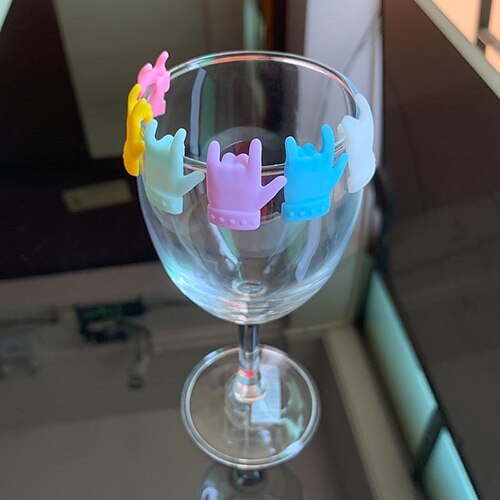 

Silicone Finger Wine Glass Marker Creative Glass Goblet Recognizer Party Mug Distinguishing Sign Recognizer