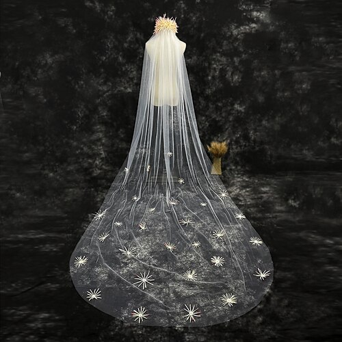 

One-tier Flower Style / Vintage Wedding Veil Cathedral Veils with Appliques Tulle