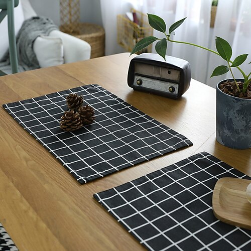 

Dining Table Placemats Set of 4 Heat Resistant Non-Slip Dining Table Place Mats for Holiday Banque Kitchen Table Decor