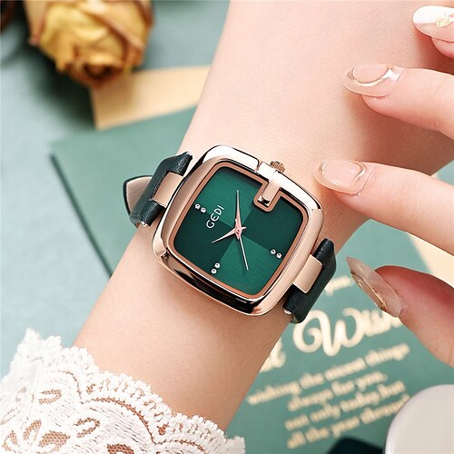 

Quartz Watch for Women's Analog Quartz Modern Style Stylish Elegant Fashion Casual Watch Alloy PU Leather Creative / One Year