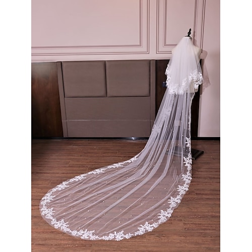 

Two-tier European Style / Sweet Wedding Veil Cathedral Veils with Faux Pearl / Appliques 137.8 in (350cm) Lace / Tulle