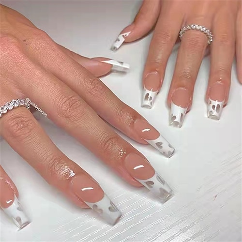 

24pcs Wearing a Simple Atmosphere White Love Pattern Hollow New Nail Art Finished Removable Fake Nails