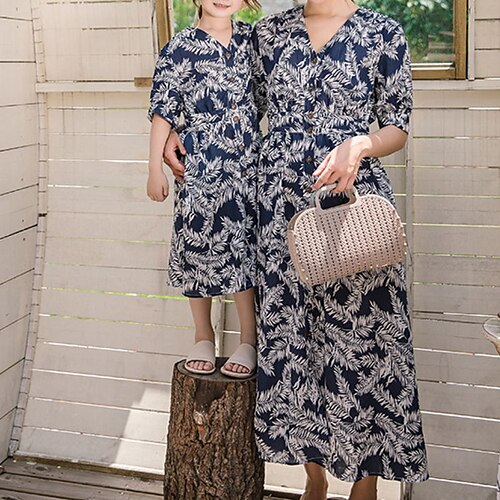 

Mommy and Me Dresses Leaf Daily Print Navy Blue Short Sleeve Midi Daily Matching Outfits