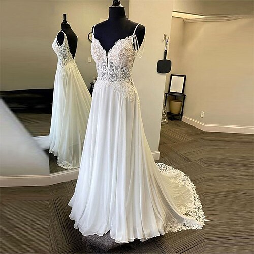 

A-Line Wedding Dresses V Neck Spaghetti Strap Court Train Lace Tulle Sleeveless Sexy Backless with Pearls Appliques 2022