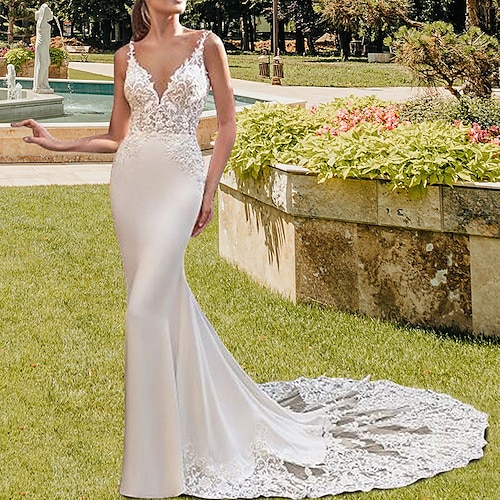 

Mermaid / Trumpet Wedding Dresses V Neck Spaghetti Strap Court Train Lace Charmeuse Sleeveless Formal Romantic Sexy Backless with Appliques 2022