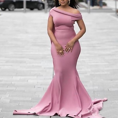

Mermaid / Trumpet Bridesmaid Dress Off Shoulder Short Sleeve Elegant Sweep / Brush Train Stretch Fabric with Pleats / Solid Color 2022