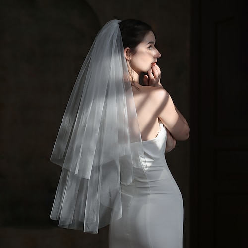 

Two-tier Classic Style Wedding Veil Fingertip Veils with Pure Color Tulle