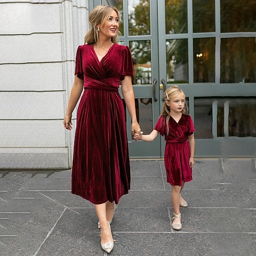

Mommy and Me Dresses Solid Color Daily Black Wine Short Sleeve Midi Elegant Matching Outfits