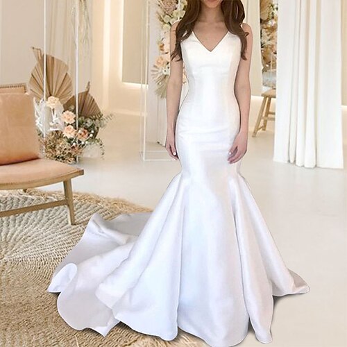 

Mermaid / Trumpet Wedding Dresses V Neck Court Train Satin Sleeveless Formal Simple Sexy Backless Party with Pleats 2022