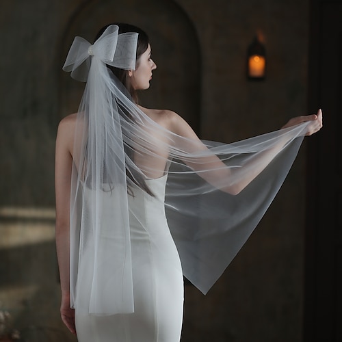 

Two-tier Cute Wedding Veil Fingertip Veils with Pure Color Tulle