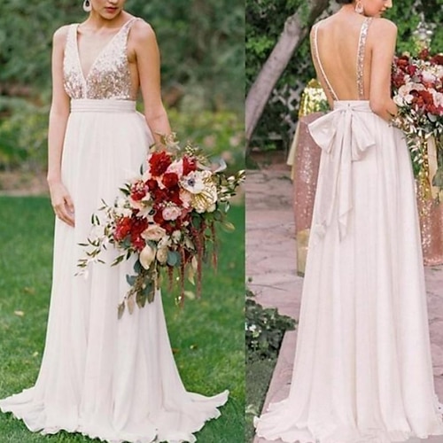 

A-Line Bridesmaid Dress V Neck Sleeveless Beautiful Back Sweep / Brush Train Chiffon / Sequined with Bow(s) / Pleats 2022