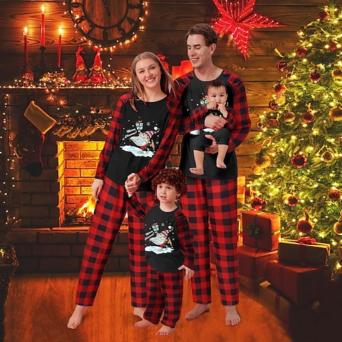 

Christmas Pajamas Family Set Ugly Plaid Santa Claus Christmas pattern Christmas Gifts Black Red Long Sleeve Mom Dad and Me Daily Matching Outfits