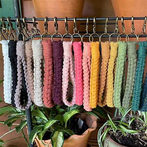 

Hand-woven Small Tapestry Keychain Nordic Woven Pendant Key Ring Christmas Decoration