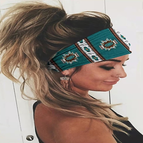 

Femme Mode Extérieur Géométrie Coiffure