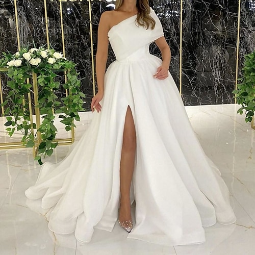 

Ball Gown Evening Gown Celebrity Style Dress Wedding Guest Court Train Sleeveless One Shoulder Organza with Slit Pure Color 2022