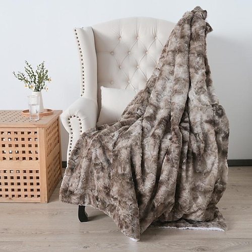 

Luxury Faux Fur Throw Blanket Textured Soft Fluffy Sherpa Throws, Fleece-Layerd Thick Warm Blanket for Winter, Christmas Bed Super Soft Fuzzy Flannel Reversible Velvet Plush Twin Queen King Blanket