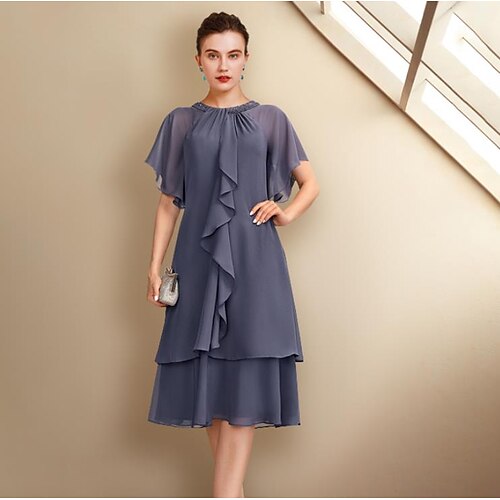 

A-Line Mother of the Bride Dress Plus Size Elegant Jewel Neck Knee Length Chiffon Short Sleeve with Beading Ruffles 2022