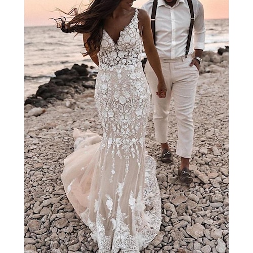 

Mermaid / Trumpet Wedding Dresses V Neck Court Train Lace Tulle Sleeveless Romantic Sexy with Buttons Appliques 2022